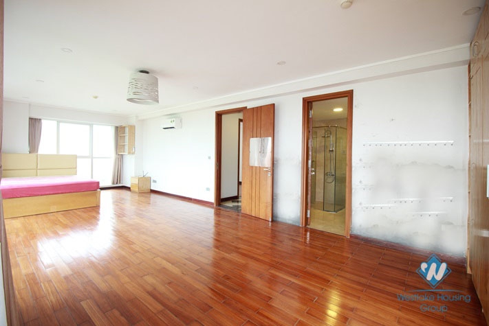 Spacious well finished apartment for rent in Ciputra, Tay Ho